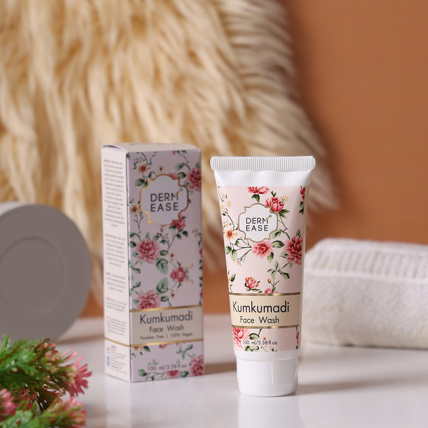 DERM EASE KUMKUMADI  FACE WASH